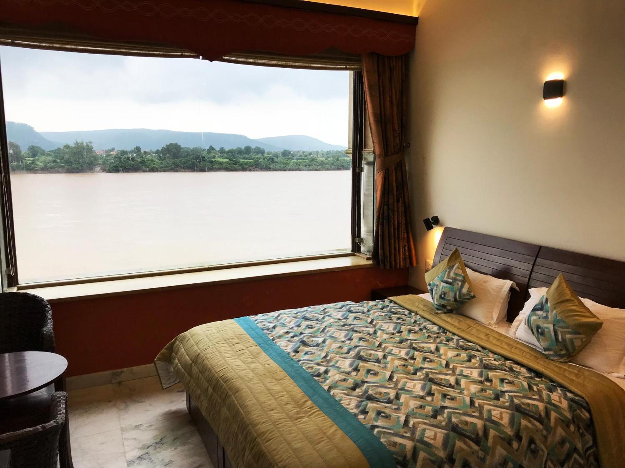 Treehouse Narmade A Riverfront Resort & Spa Narmadapuram Hoshangabad Экстерьер фото