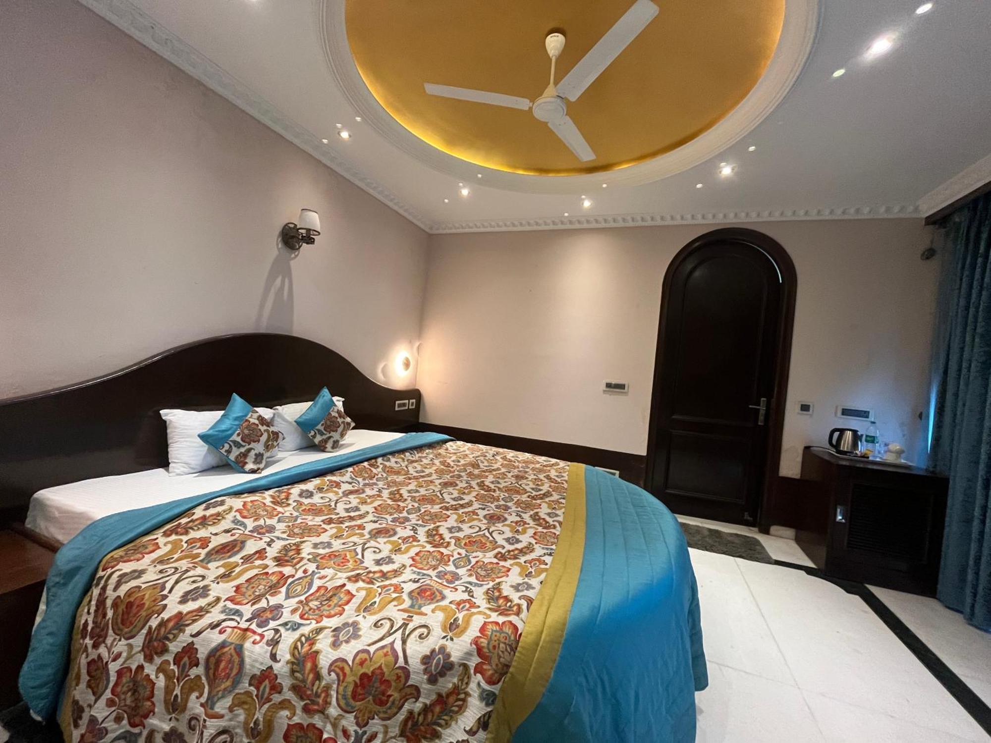 Treehouse Narmade A Riverfront Resort & Spa Narmadapuram Hoshangabad Экстерьер фото