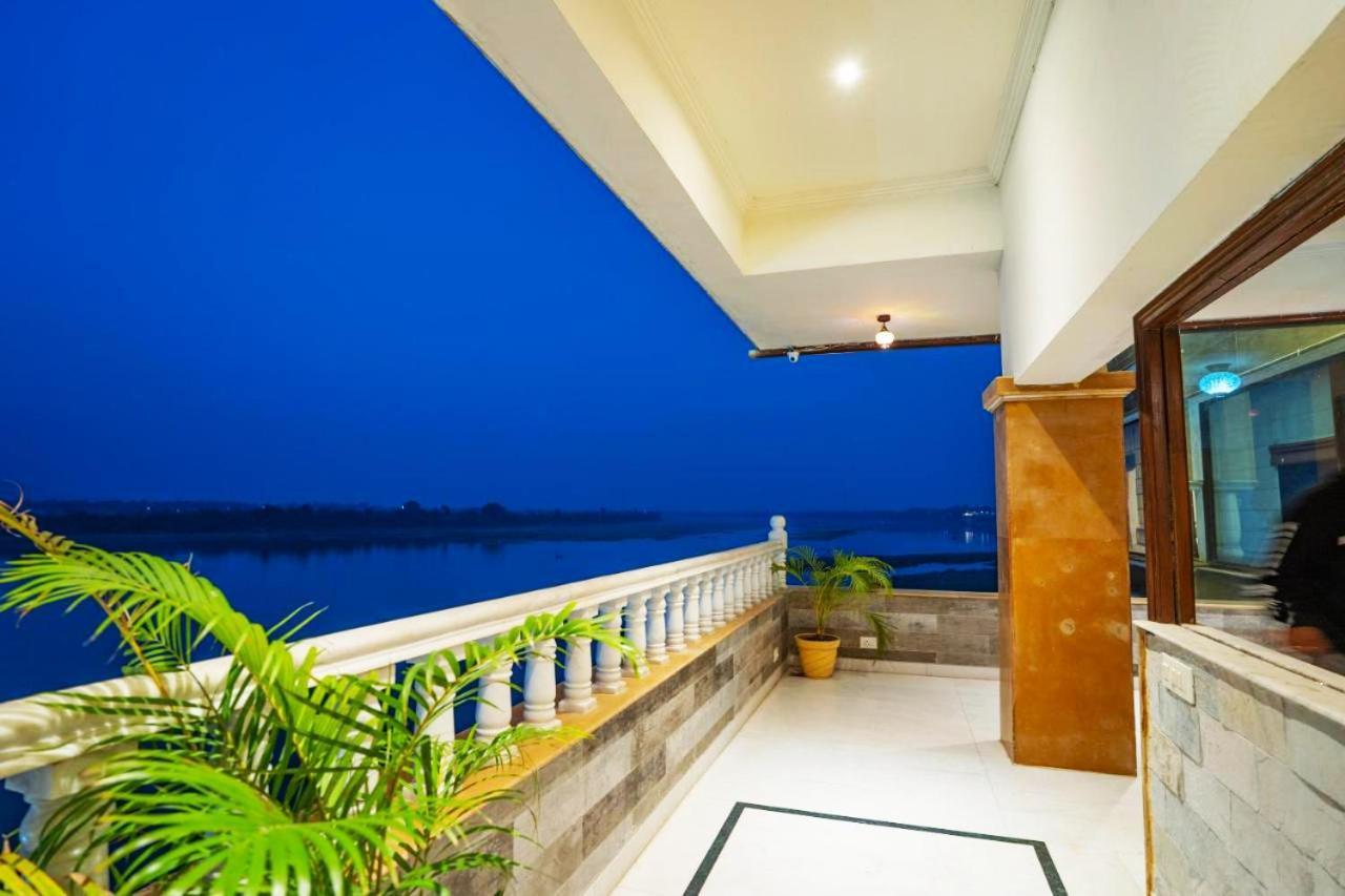 Treehouse Narmade A Riverfront Resort & Spa Narmadapuram Hoshangabad Экстерьер фото