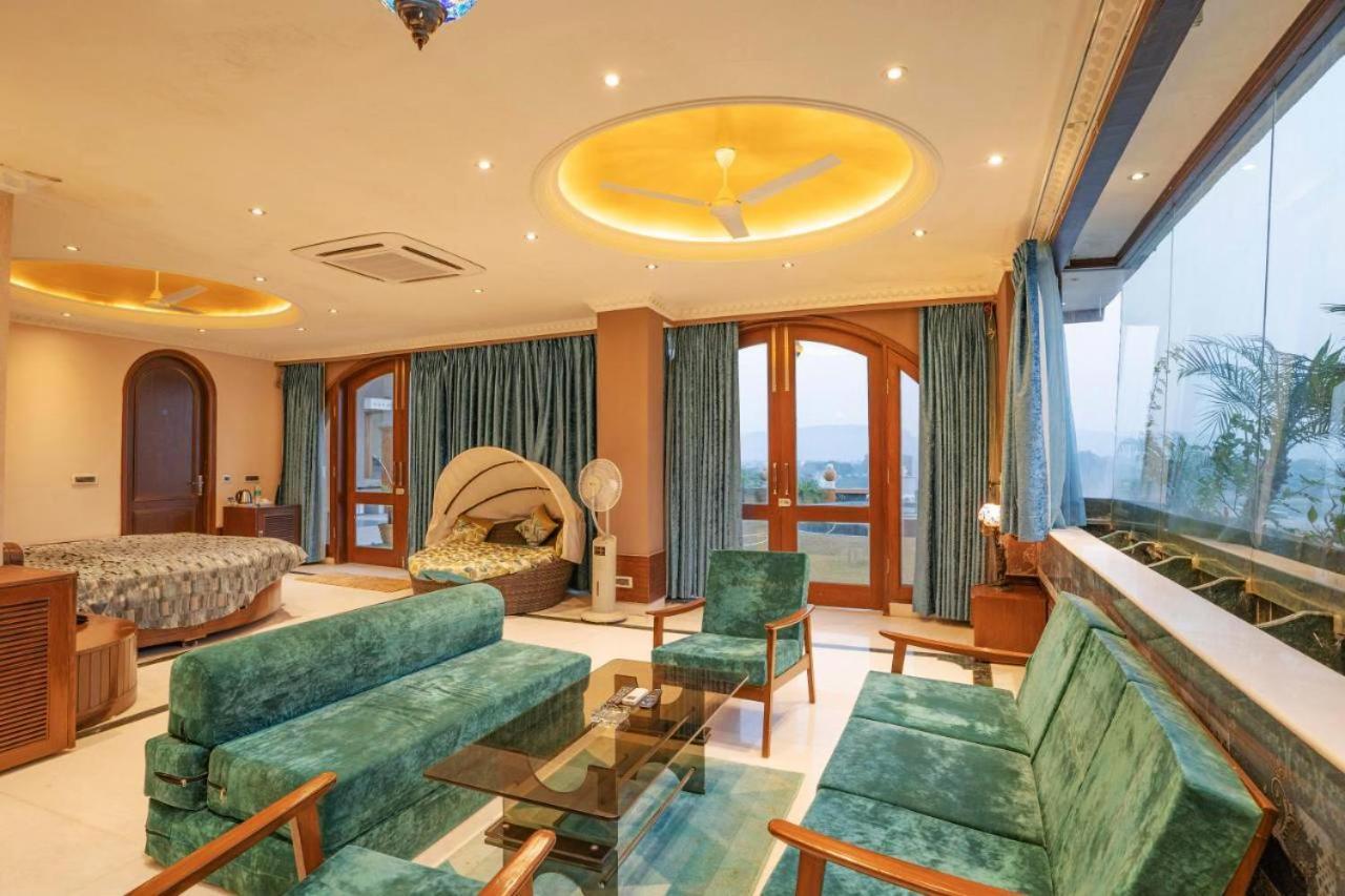 Treehouse Narmade A Riverfront Resort & Spa Narmadapuram Hoshangabad Экстерьер фото